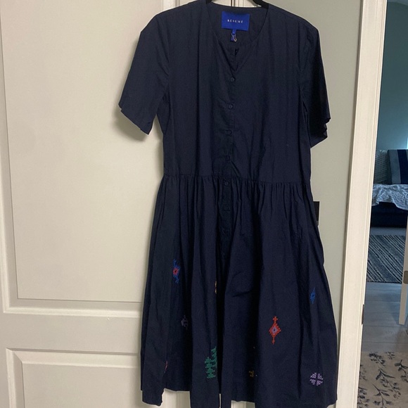 Resume Selma navy embroidered dress with button front size EU 38 or US L - Picture 2 of 5